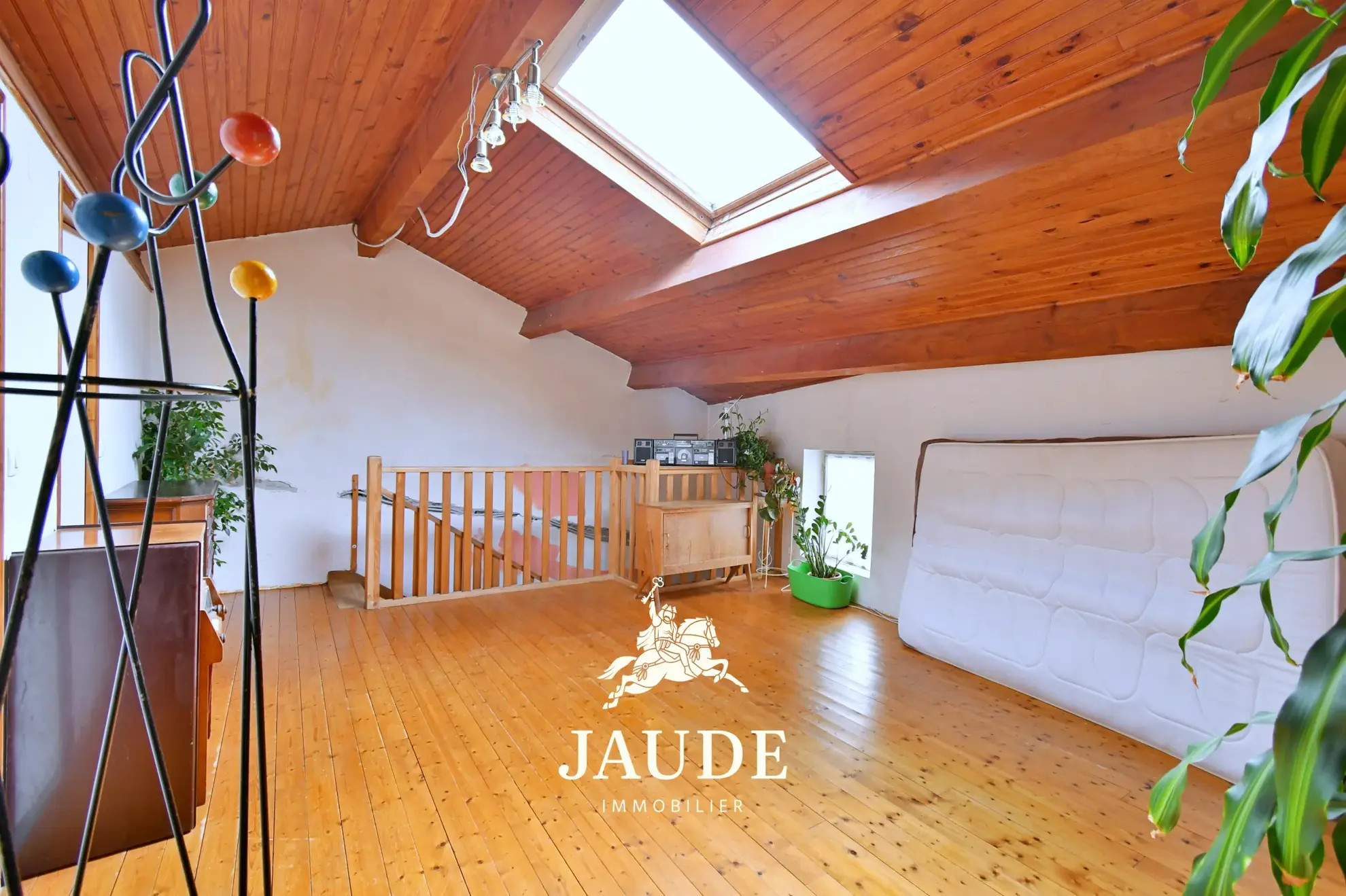 Maison de bourg à Ceyrat 100m² avec garage et cave, à rénover 