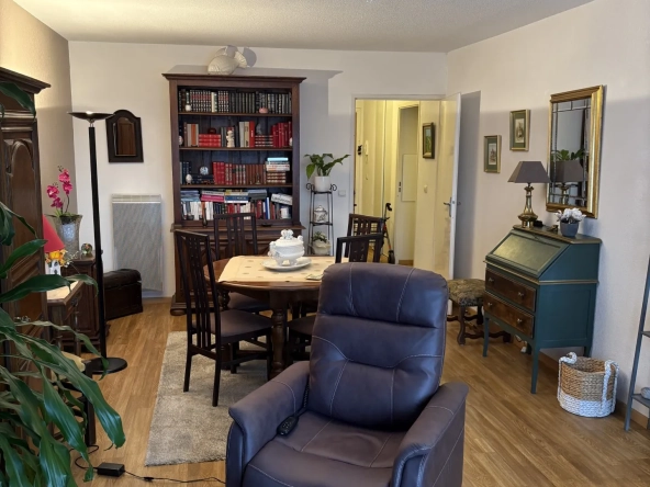 Appartement moderne de 70 m2 à Agen avec balcon et parking privé