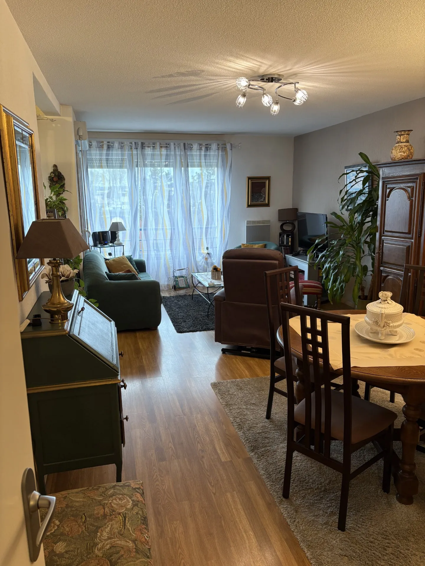 Appartement moderne de 70 m2 à Agen avec balcon et parking privé 