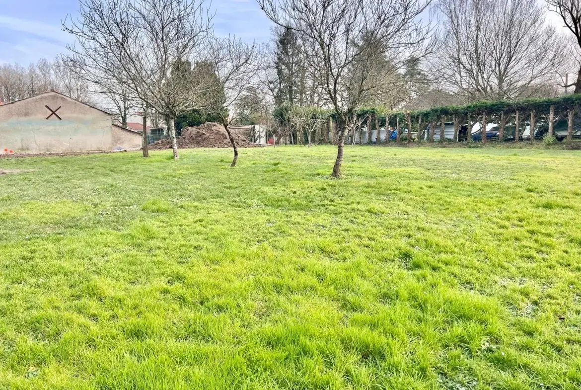 Terrain constructible de 757 m² au Le Pallet, proche gare 