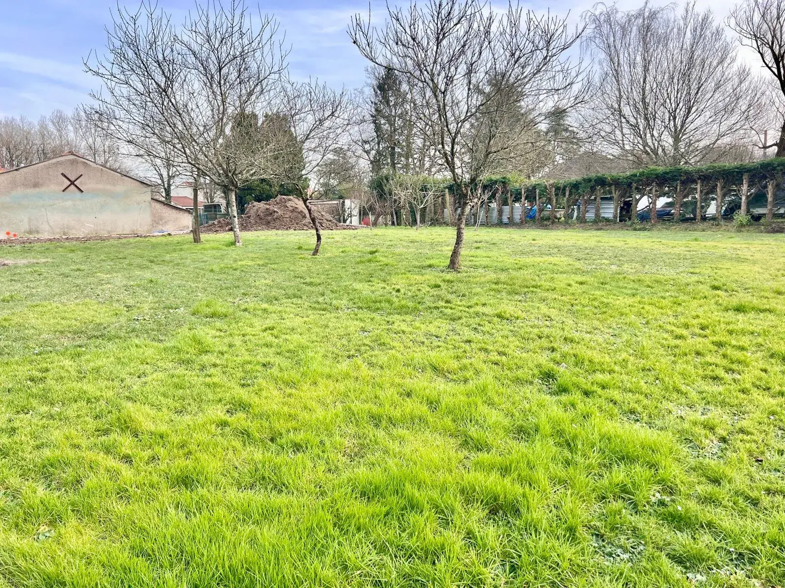 Terrain constructible de 757 m² au Le Pallet, proche gare 