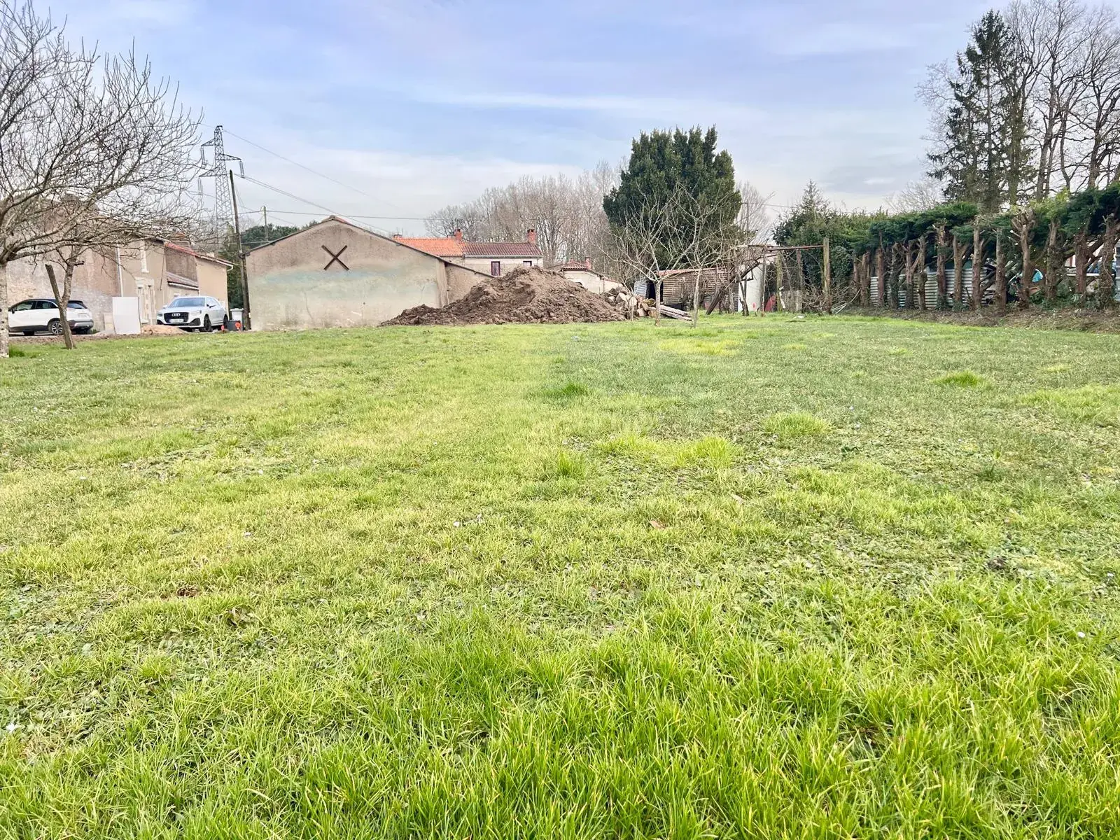 Terrain constructible de 757 m² au Le Pallet, proche gare 