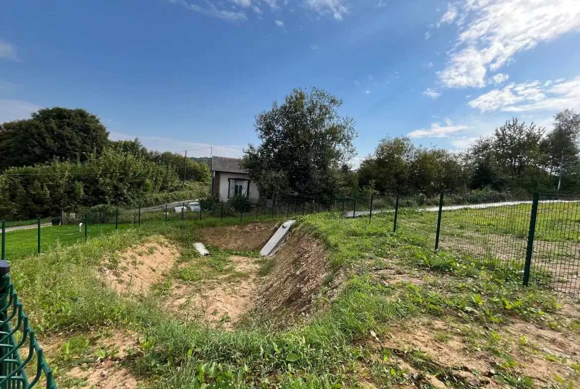 Terrain constructible de 608 m² à Clères, proche de Rouen, environnement calme 