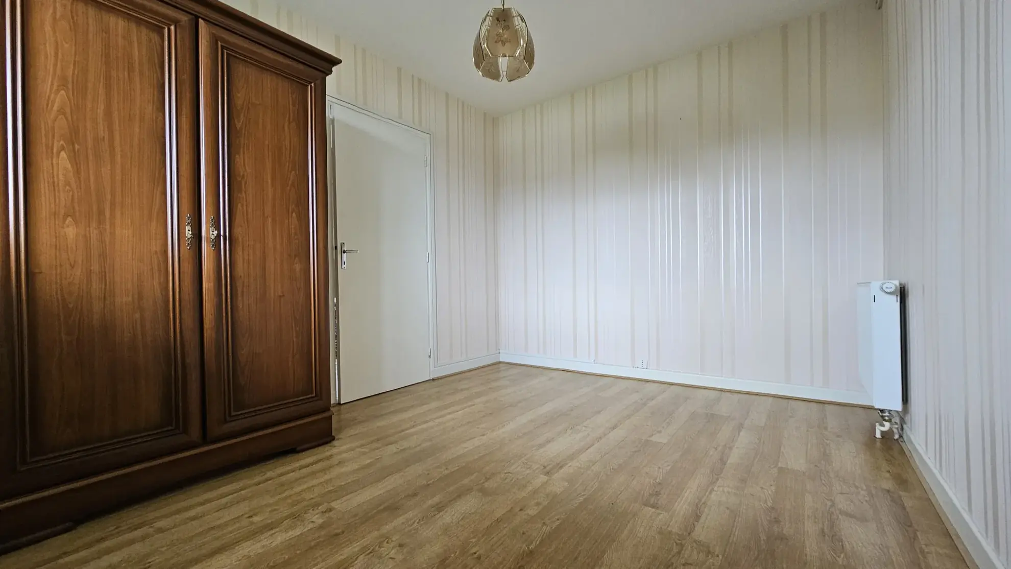 Grande maison à Naucelles avec 5 chambres et garage - 1973 