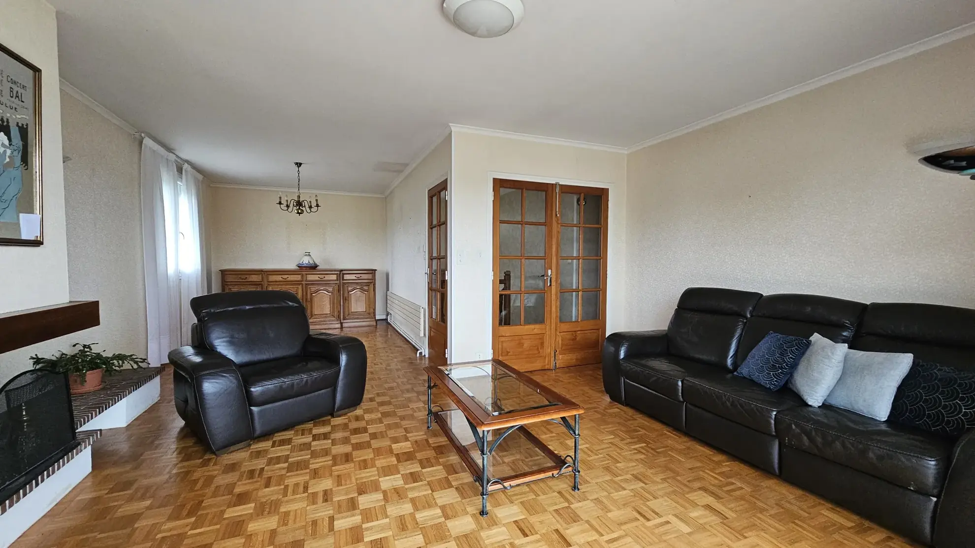 Grande maison à Naucelles avec 5 chambres et garage - 1973 