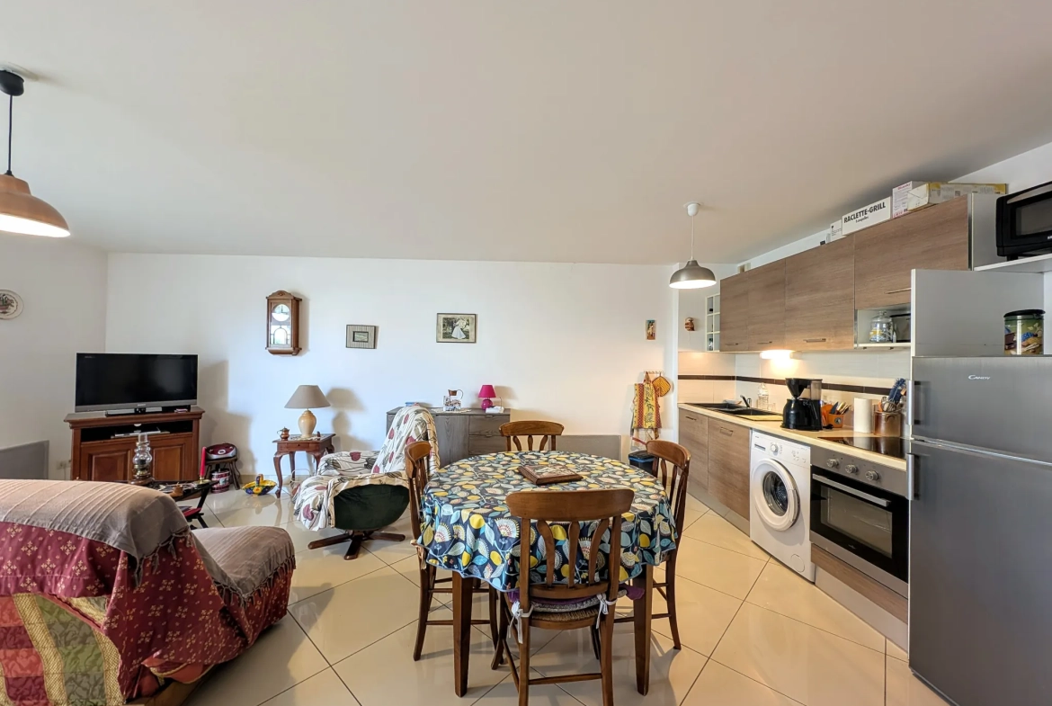 Bel appartement de plain-pied à Lézignan-Corbières avec parking et terrasse 