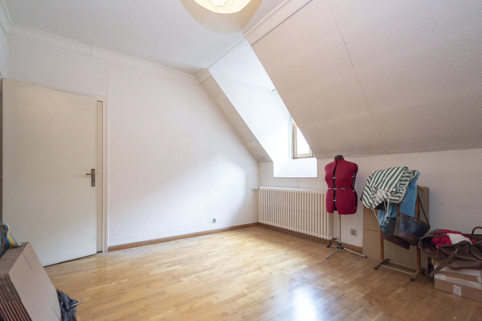 Appartement duplex T4 à Moutiers avec terrasse et stationnement sécurisé 