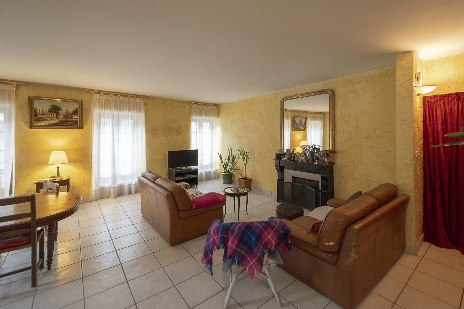 Appartement duplex T4 à Moutiers avec terrasse et stationnement sécurisé 