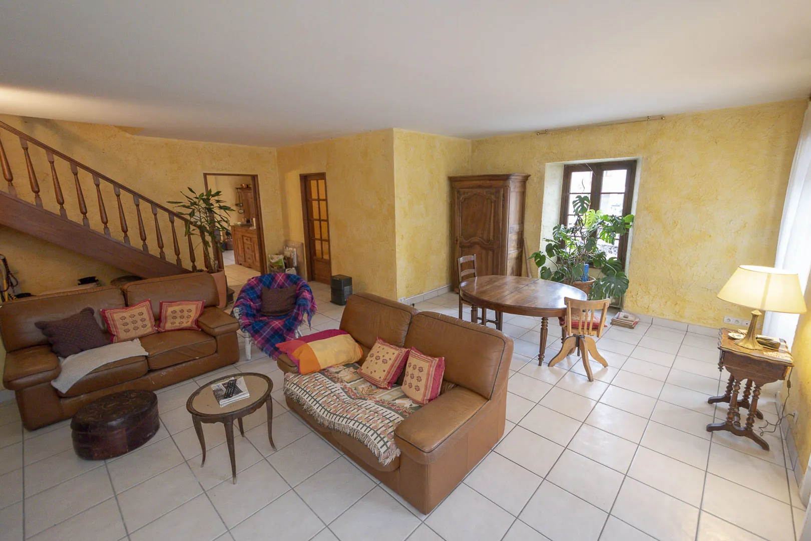 Appartement duplex T4 à Moutiers avec terrasse et stationnement sécurisé 