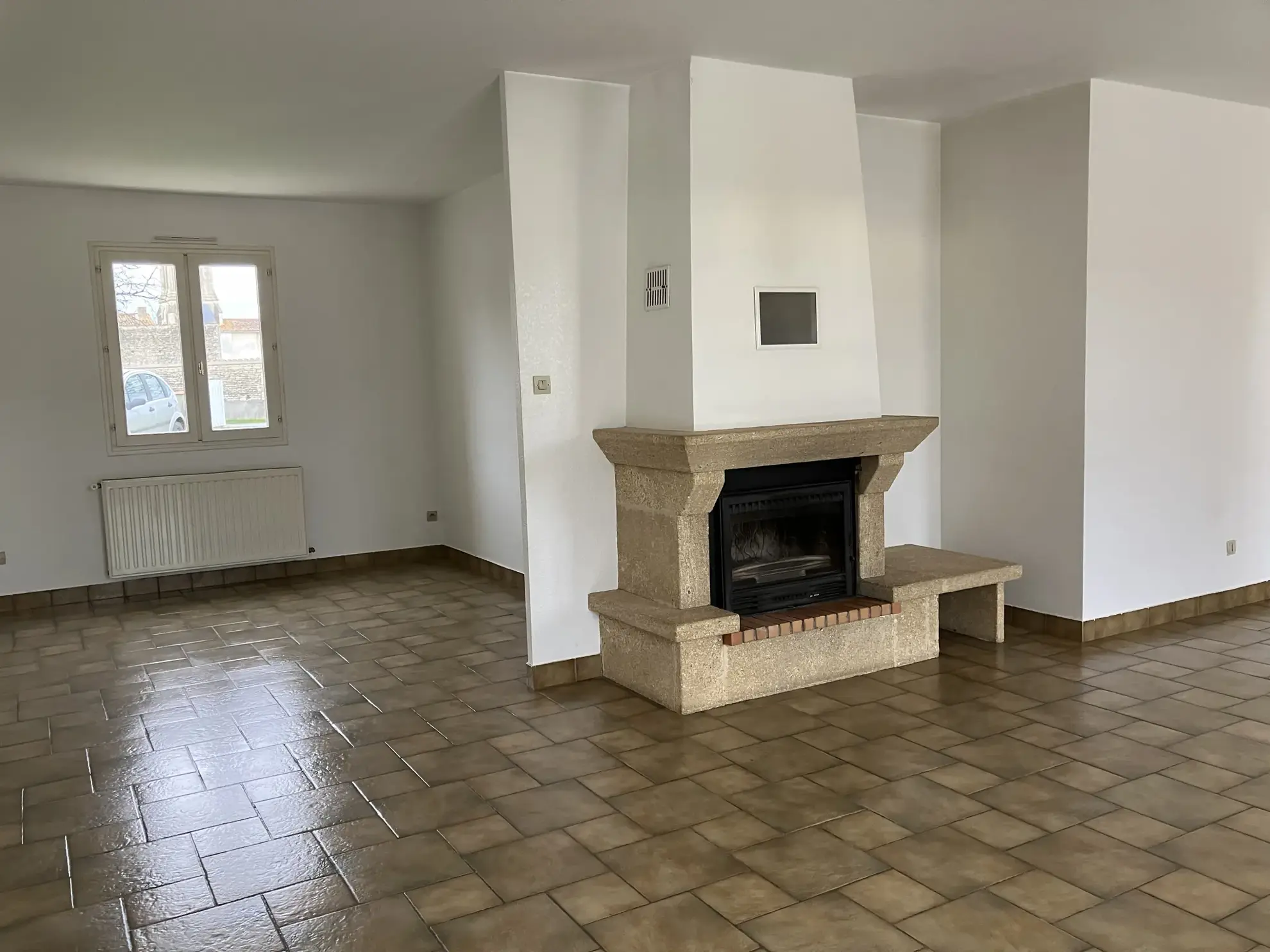 Maison plain-pied à vendre à La Rocheñard, grand terrain, calme, proche Niort et La Rochelle 