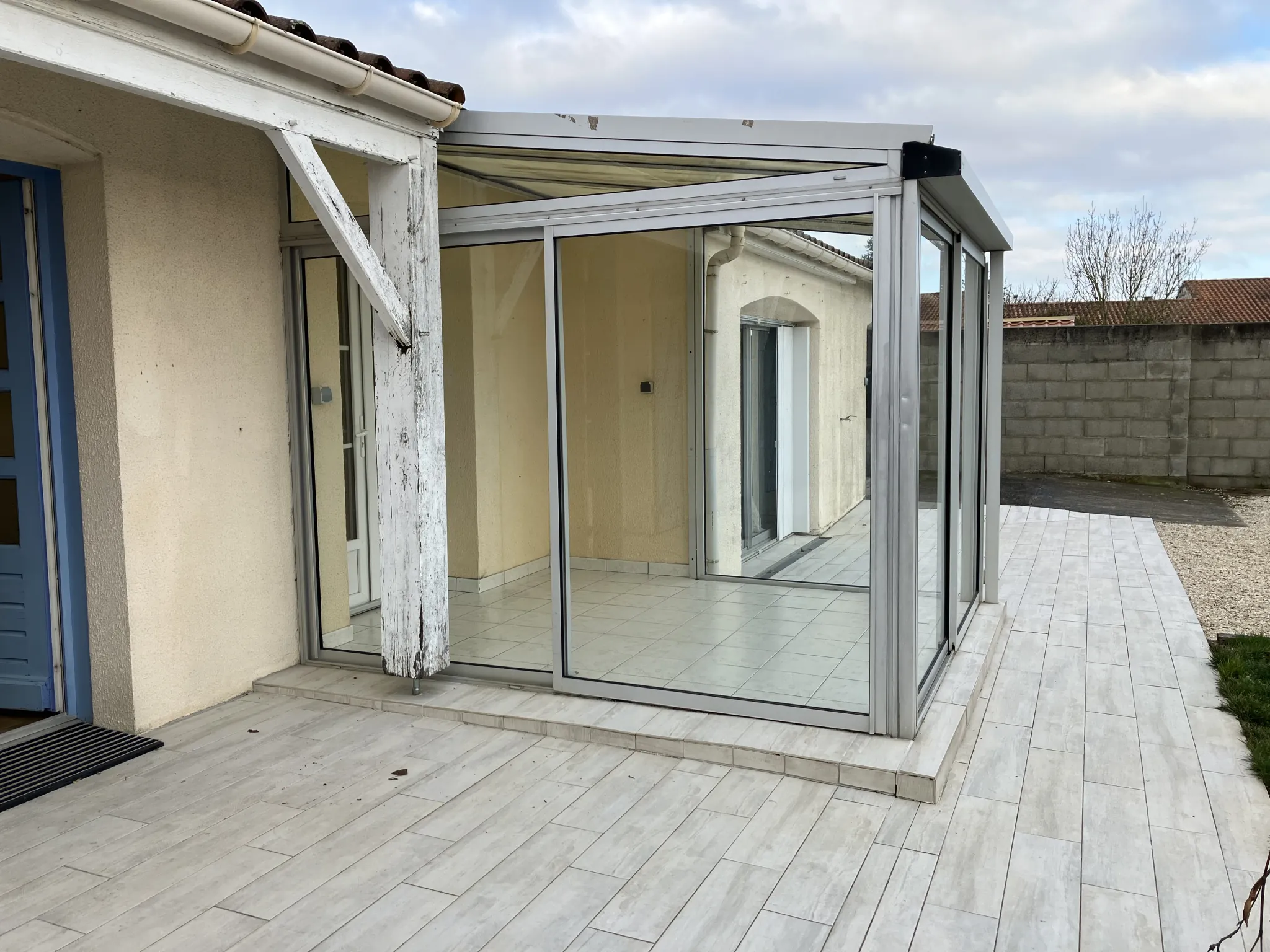 Maison plain-pied à vendre à La Rocheñard, grand terrain, calme, proche Niort et La Rochelle 