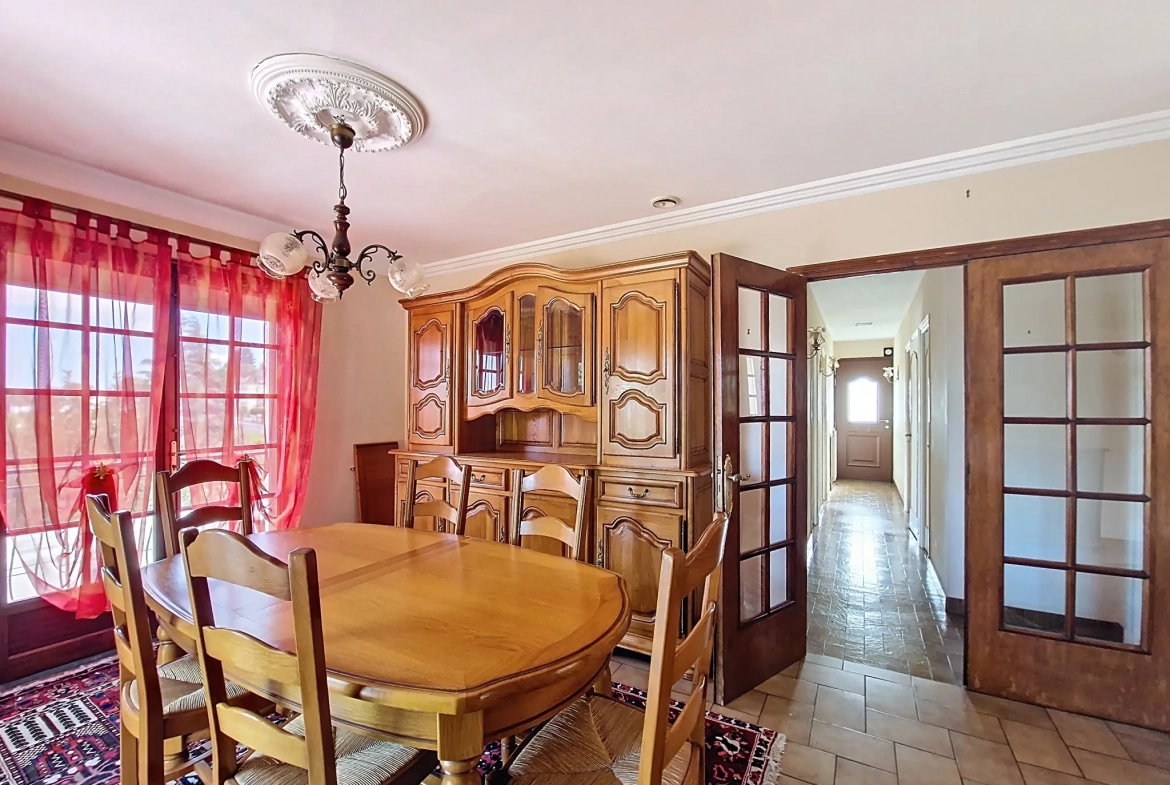 Maison à Bourganeuf avec terrasse, 3 chambres et sous-sol aménagé 