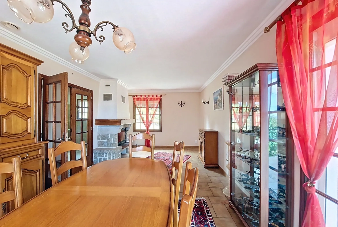 Maison à Bourganeuf avec terrasse, 3 chambres et sous-sol aménagé 