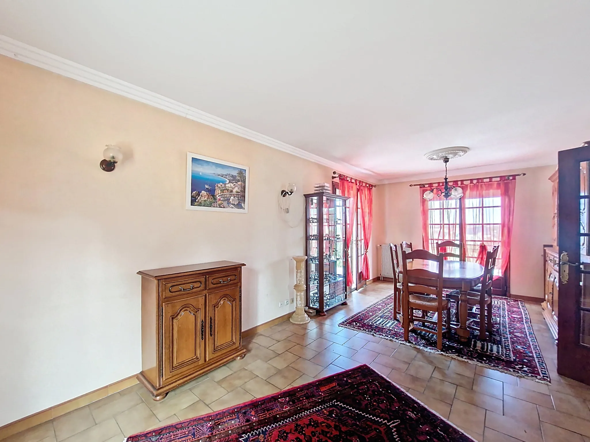 Maison à Bourganeuf avec terrasse, 3 chambres et sous-sol aménagé 