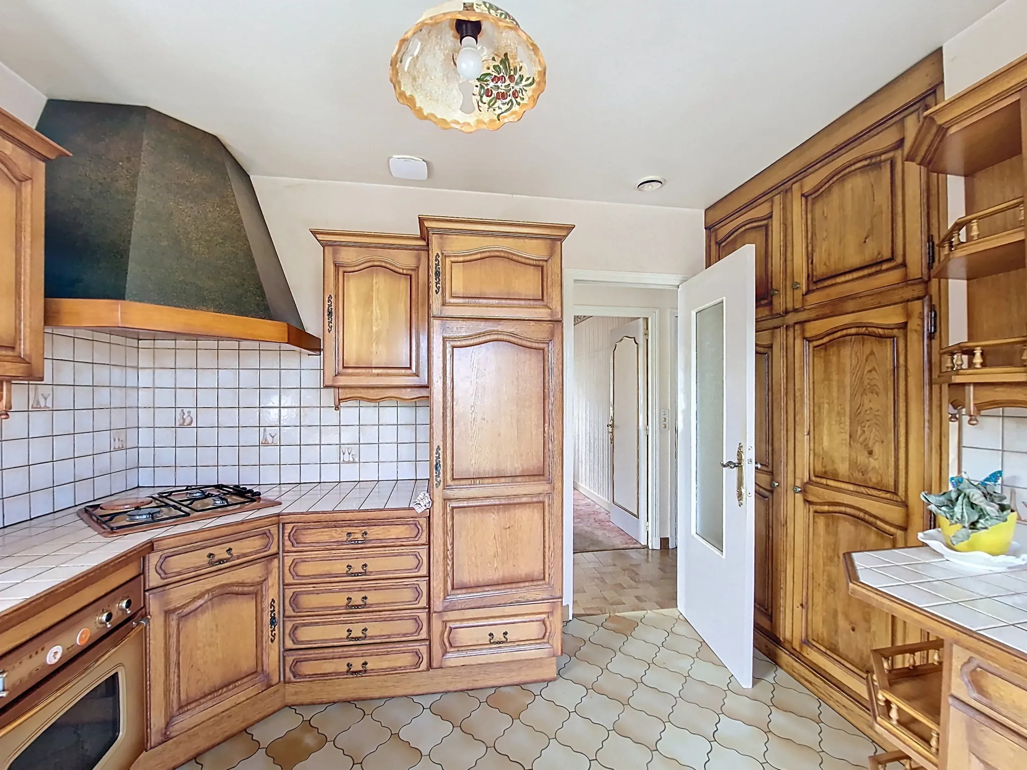 Maison à Bourganeuf avec terrasse, 3 chambres et sous-sol aménagé 
