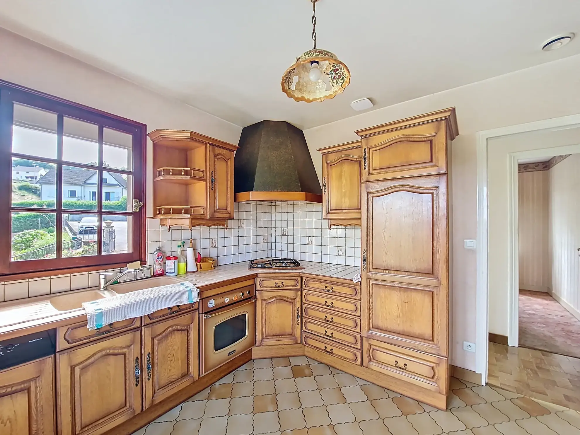 Maison à Bourganeuf avec terrasse, 3 chambres et sous-sol aménagé 