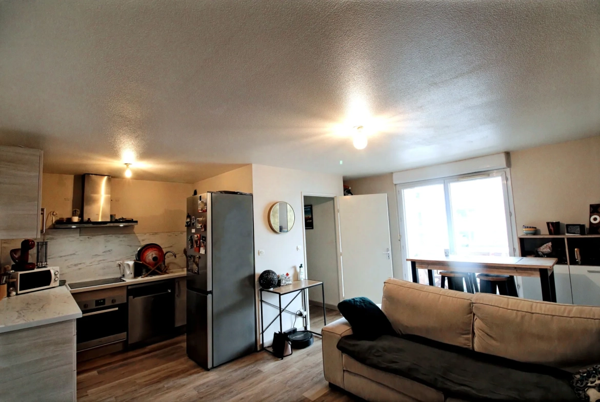 Appartement T3 avec terrasse et piscine à Agen - Dernier étage 