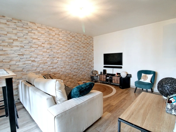 Appartement T3 avec terrasse et piscine à Agen - Dernier étage