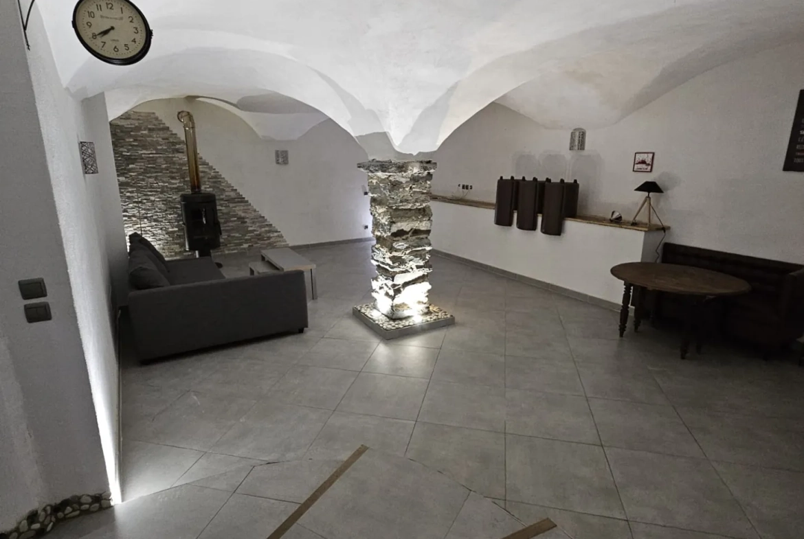 Appartement lumineux de 130 m2 avec terrasse à Tende, village paisible 