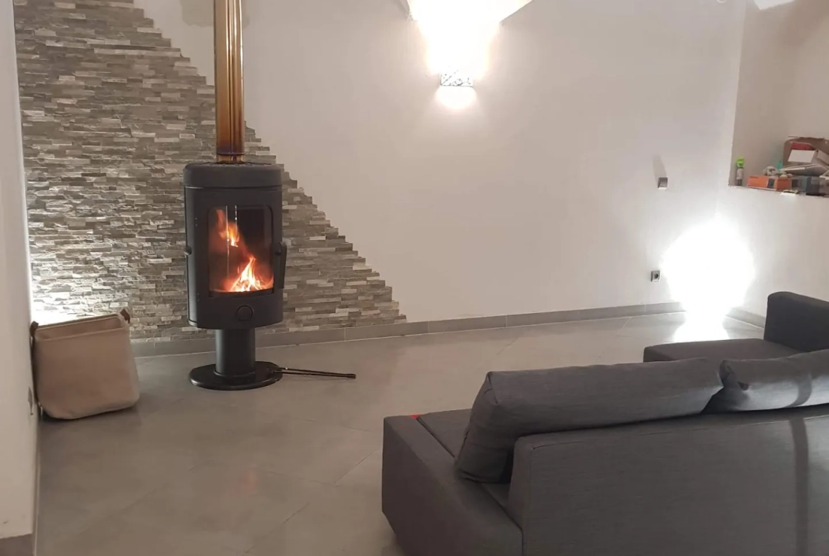 Appartement lumineux de 130 m2 avec terrasse à Tende, village paisible 