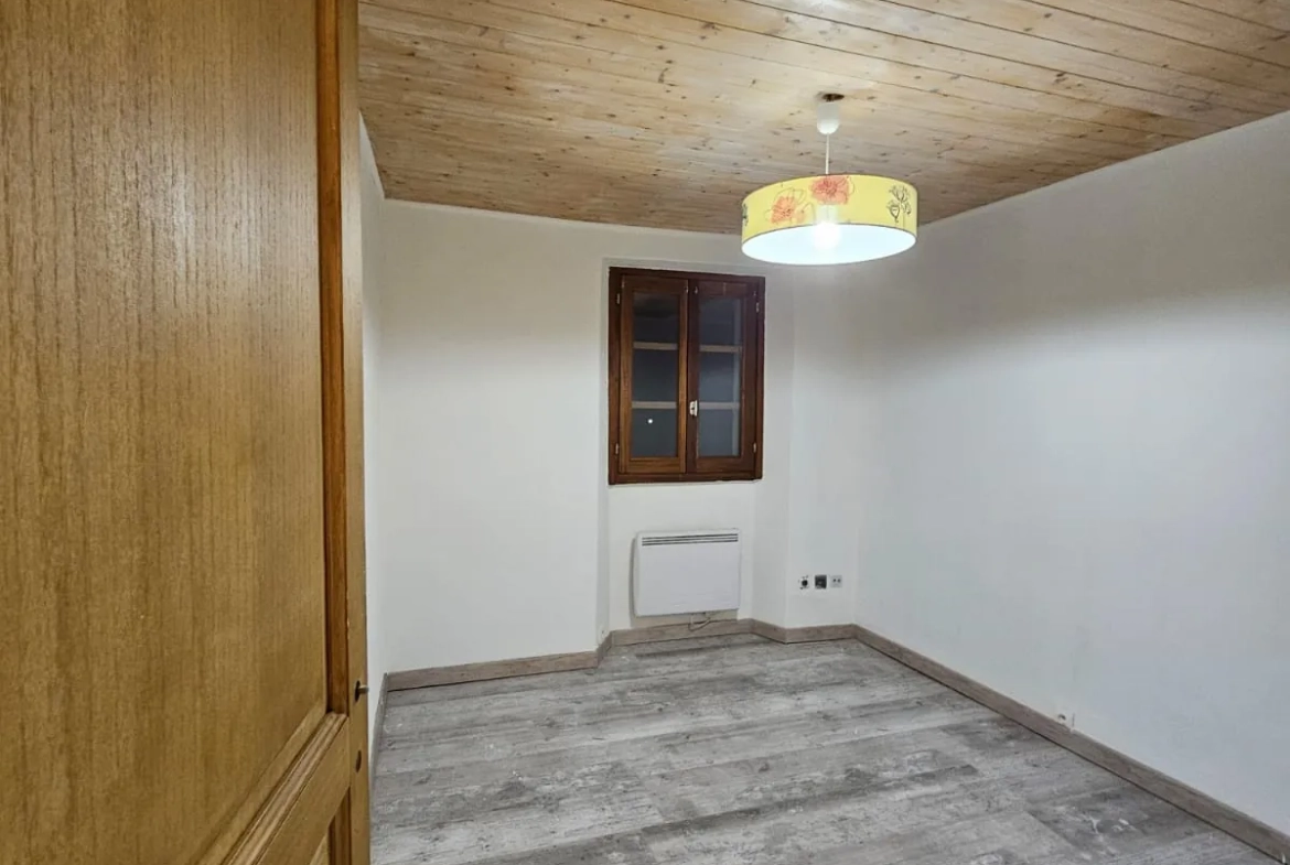 Appartement lumineux de 130 m2 avec terrasse à Tende, village paisible 