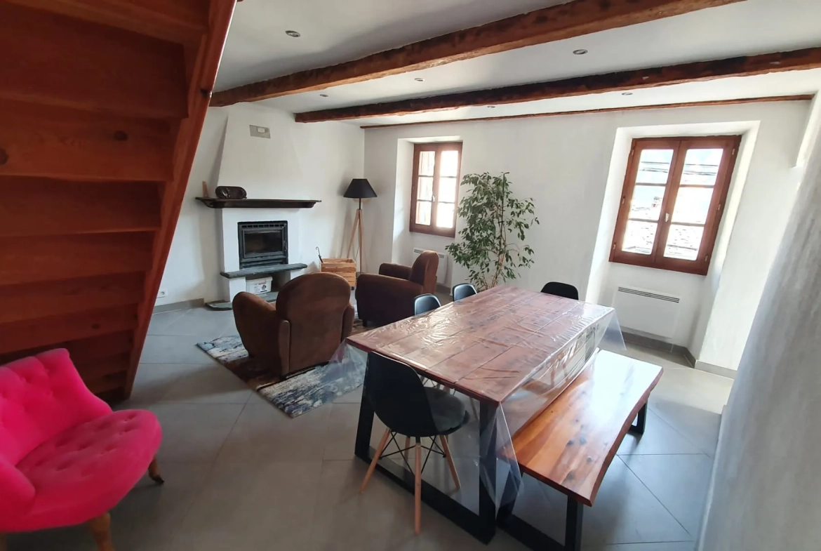 Appartement lumineux de 130 m2 avec terrasse à Tende, village paisible 