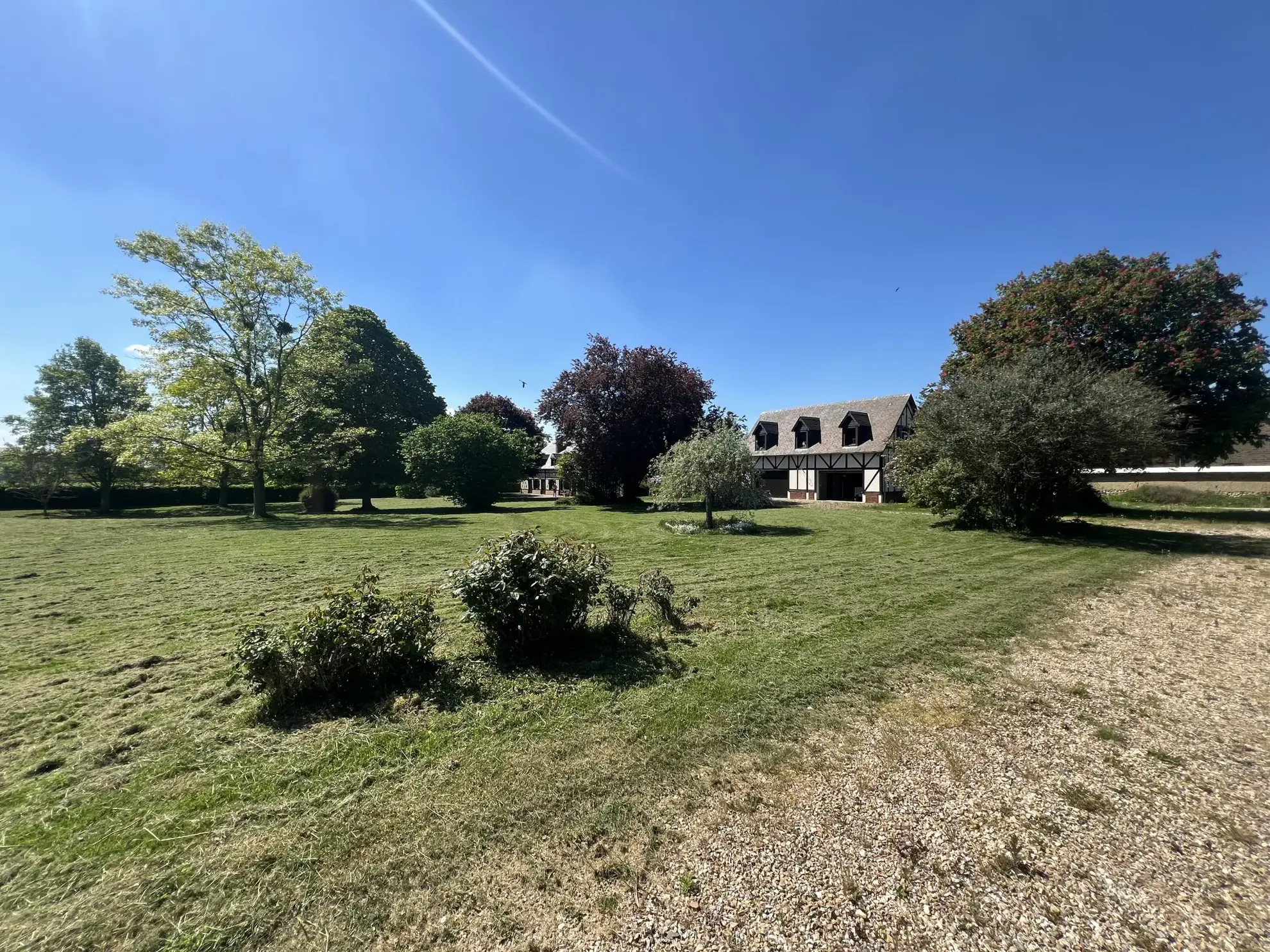 Charmante maison normande avec grand parc à 10 min du Neubourg 