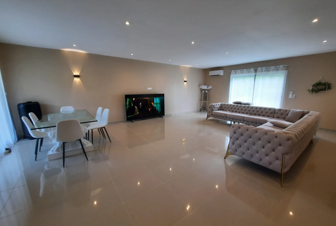 Maison moderne de 109 m² à Frontenac, proche Bordeaux, terrain clos 