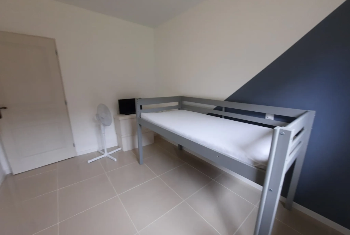 Maison moderne de 109 m² à Frontenac, proche Bordeaux, terrain clos 