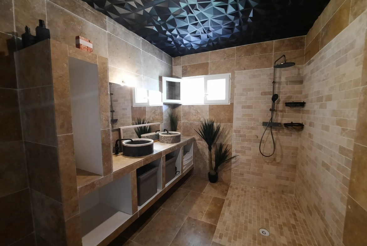 Maison moderne de 109 m² à Frontenac, proche Bordeaux, terrain clos 