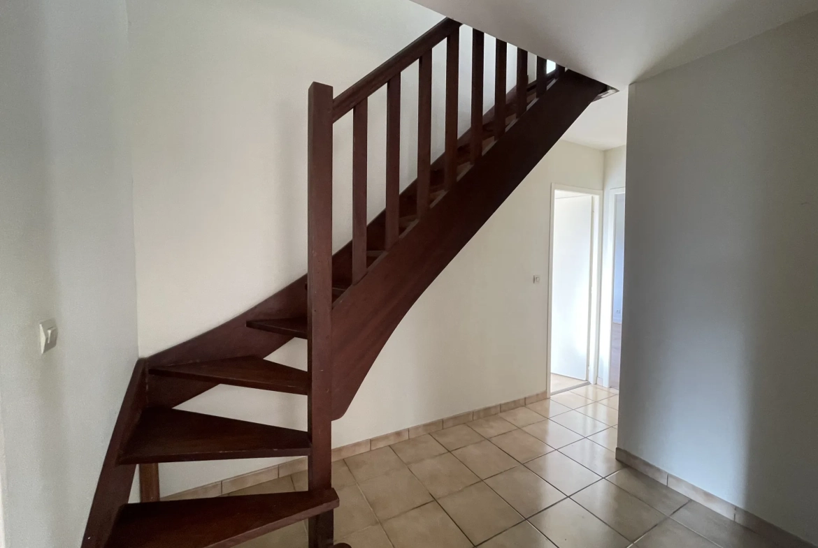 Maison familiale avec jardin et terrasses à Colayrac Saint-Cirq proche Agen 