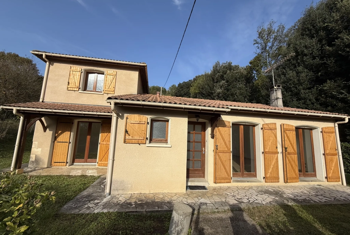 Maison familiale avec jardin et terrasses à Colayrac Saint-Cirq proche Agen 