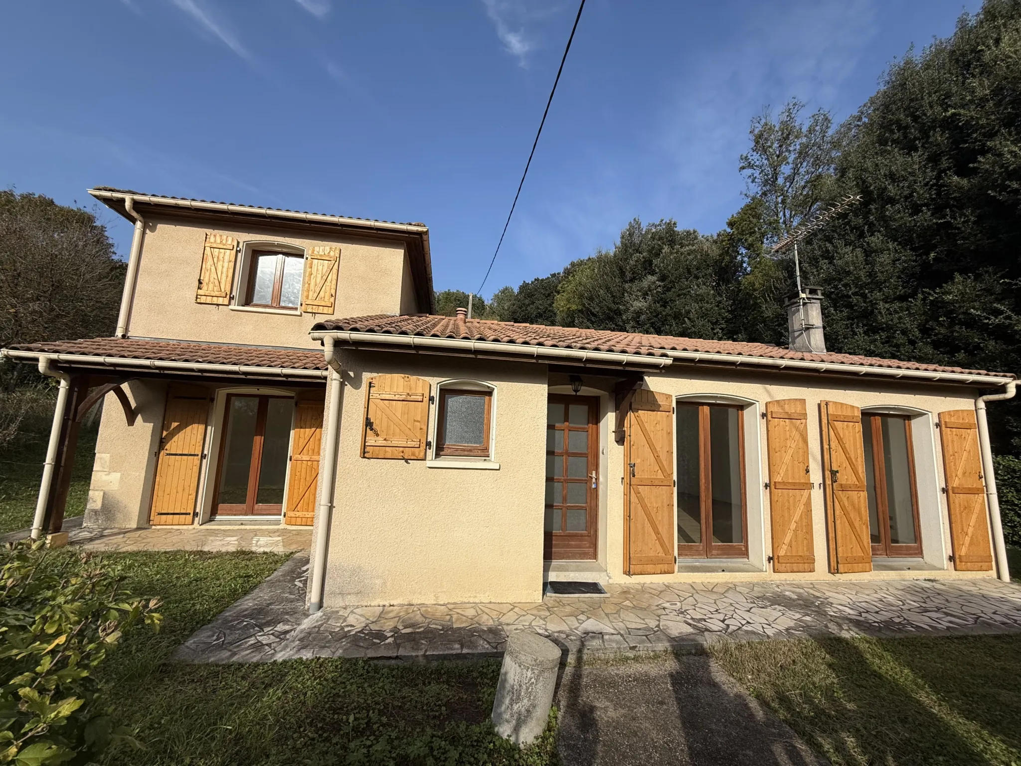 Maison familiale avec jardin et terrasses à Colayrac Saint-Cirq proche Agen 