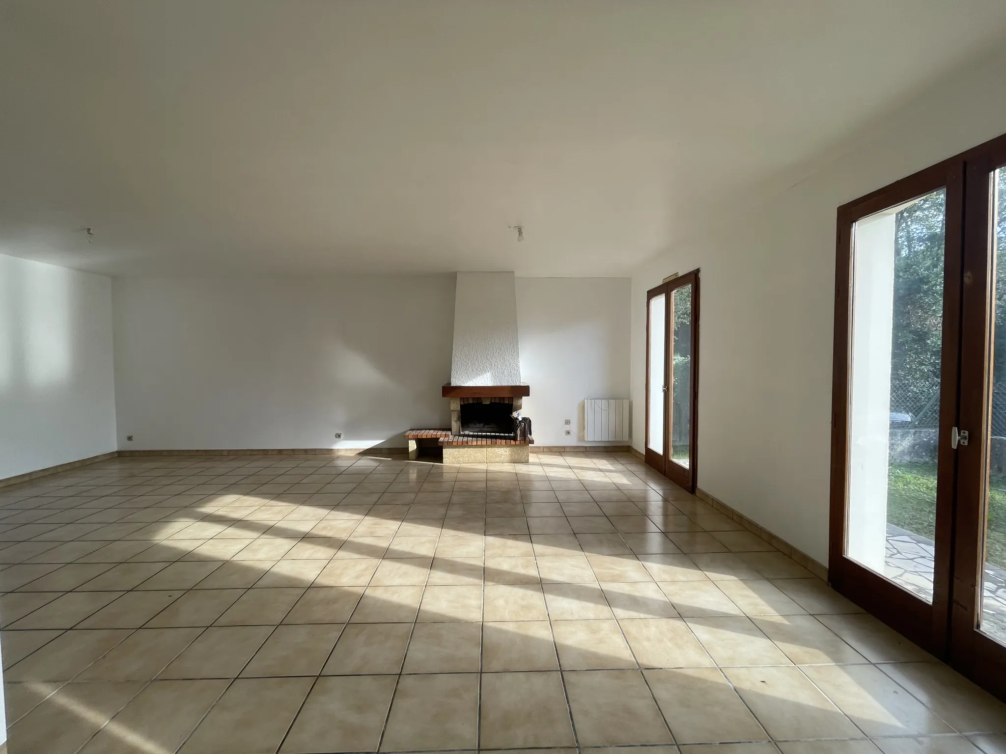 Maison familiale avec jardin et terrasses à Colayrac Saint-Cirq proche Agen 