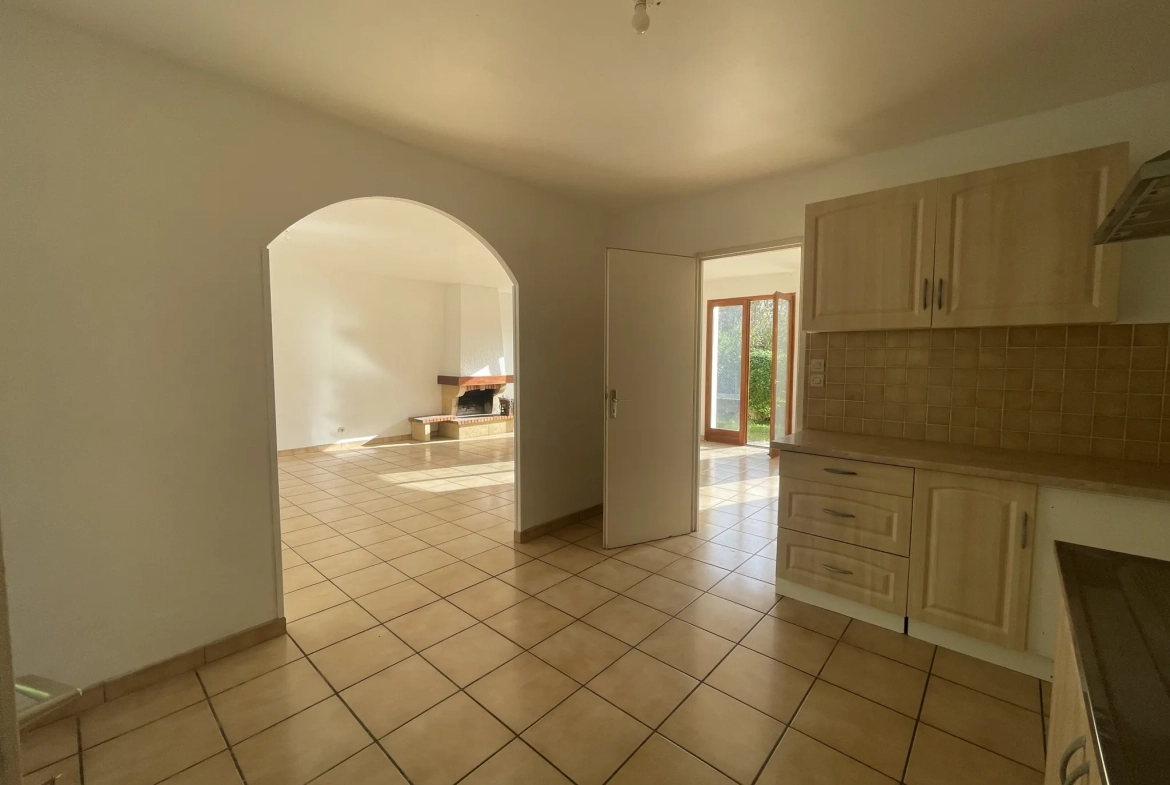 Maison familiale avec jardin et terrasses à Colayrac Saint-Cirq proche Agen 