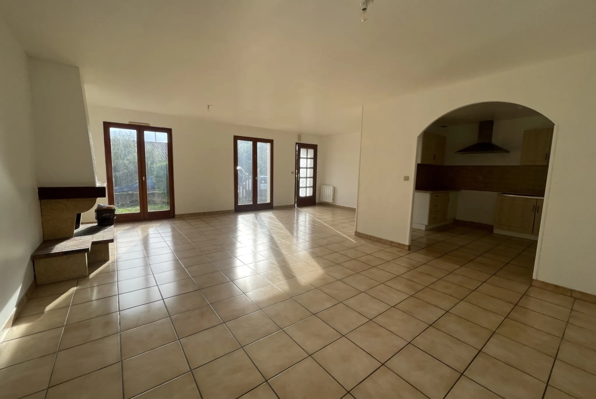 Maison familiale avec jardin et terrasses à Colayrac Saint-Cirq proche Agen 