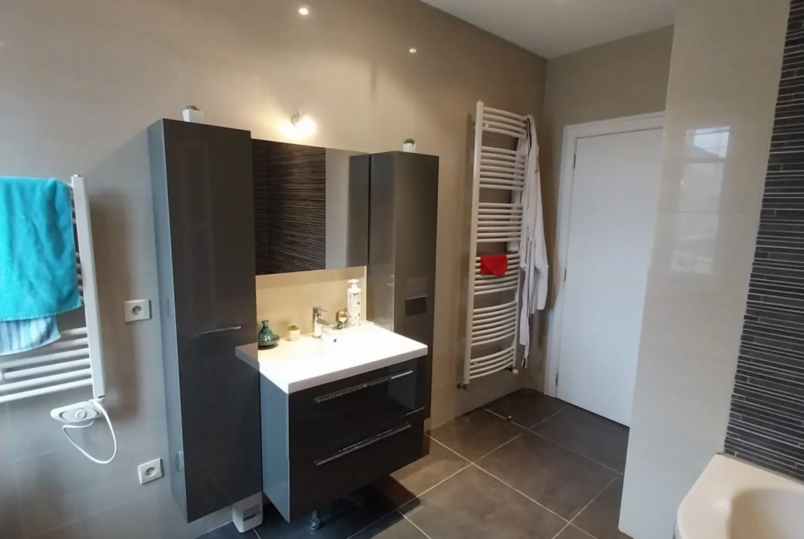 Appartement de 85 m² à Yutz proche A31, 2 chambres, cave et débarras 