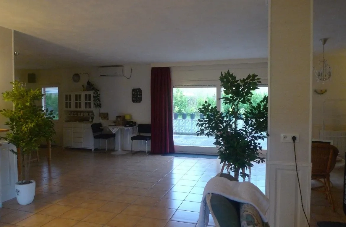 Villa spacieuse à finir avec vue sur la campagne à Puntous 