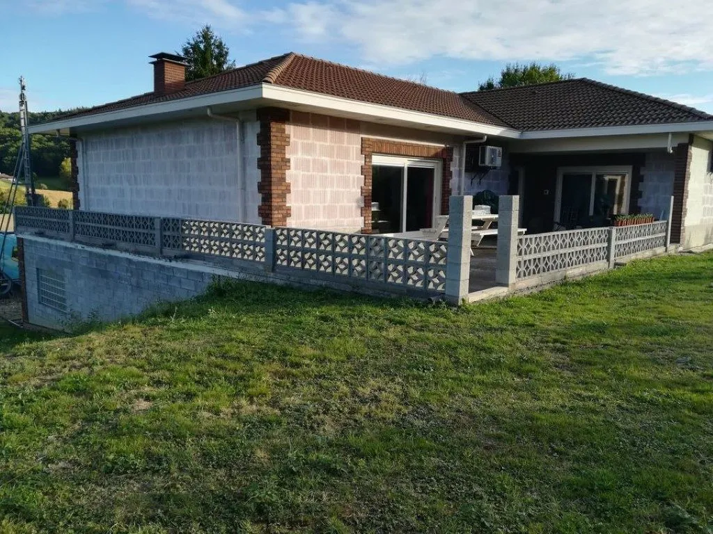 Villa spacieuse à finir avec vue sur la campagne à Puntous 