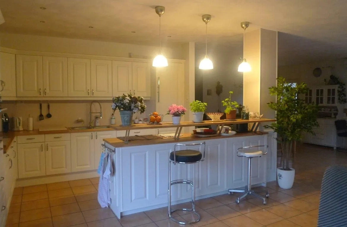 Villa spacieuse à finir avec vue sur la campagne à Puntous 