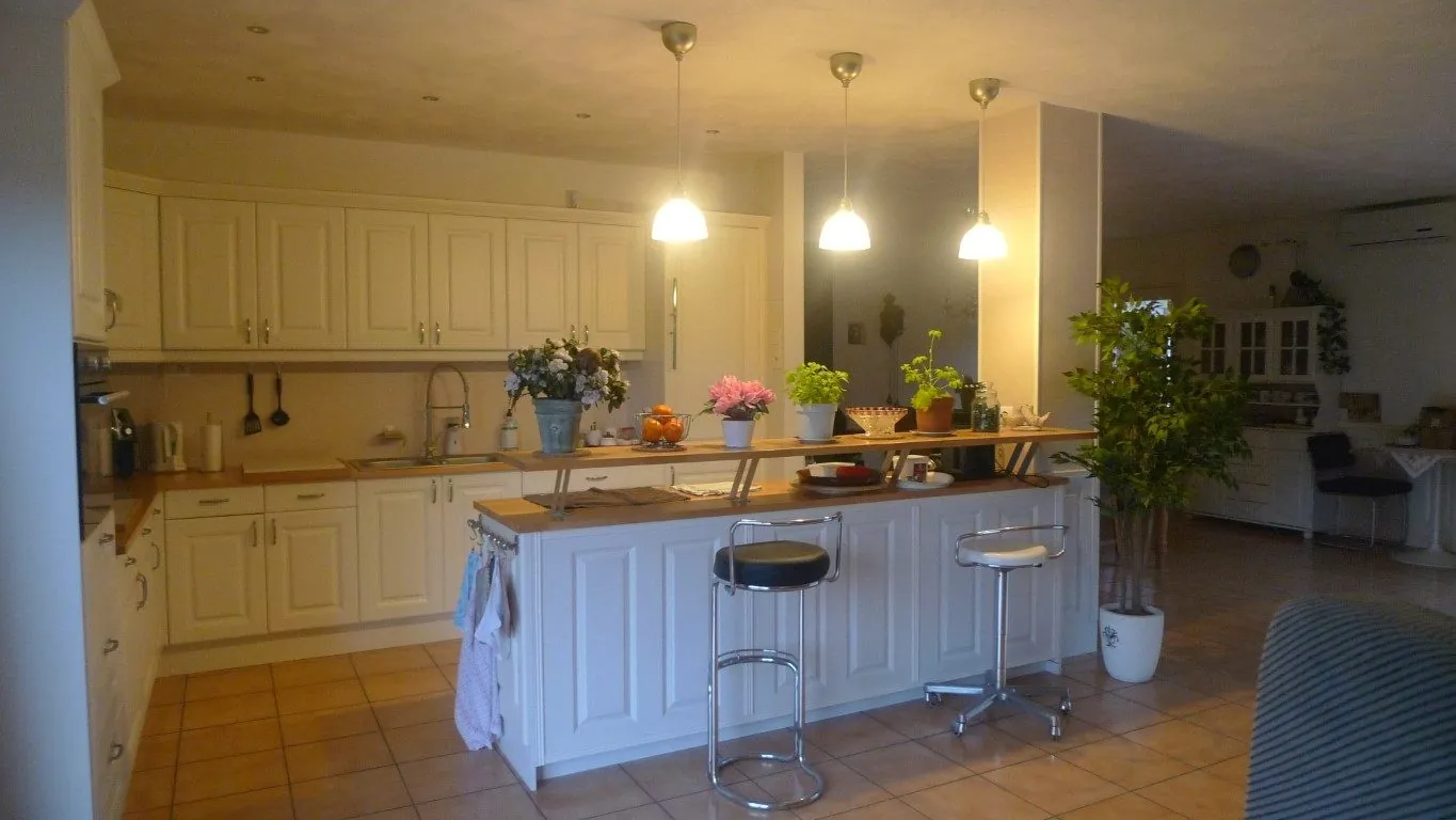 Villa spacieuse à finir avec vue sur la campagne à Puntous 