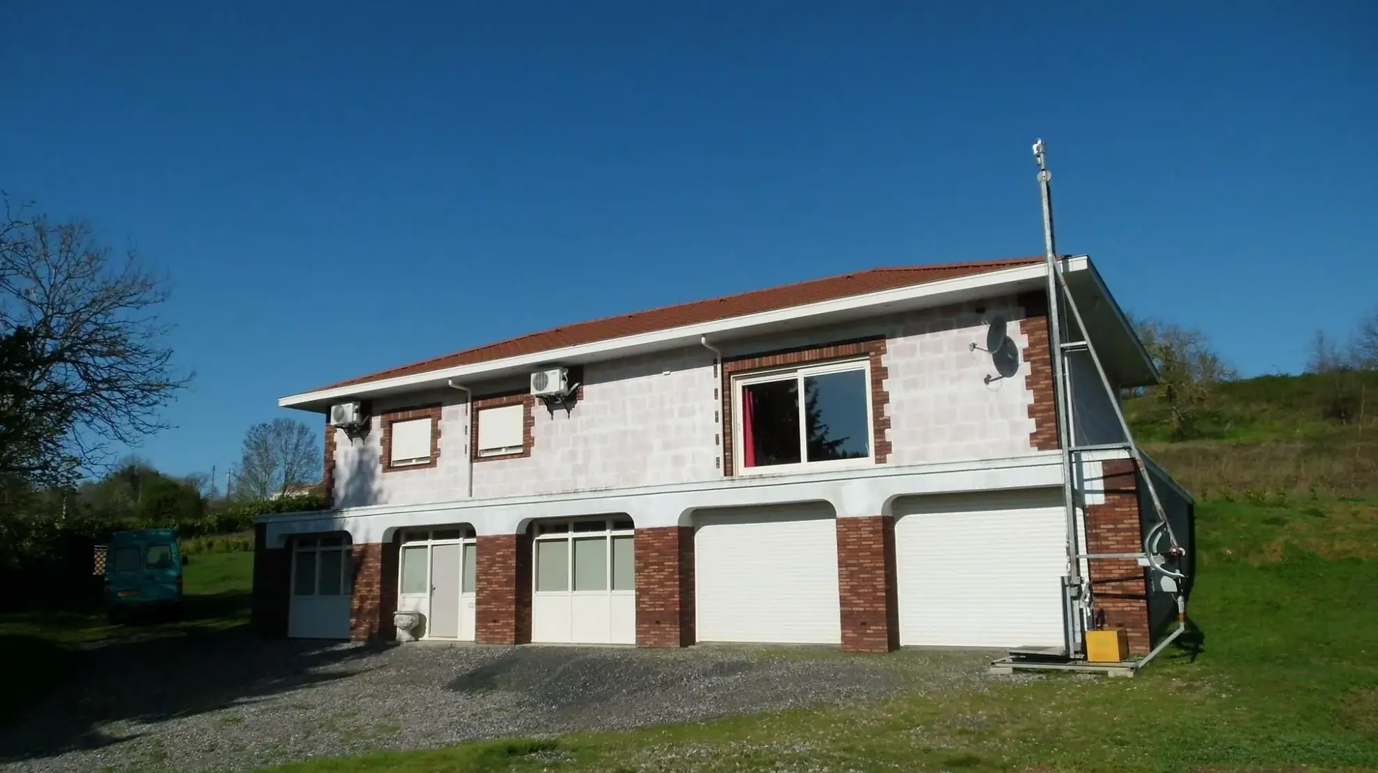 Villa spacieuse à finir avec vue sur la campagne à Puntous 