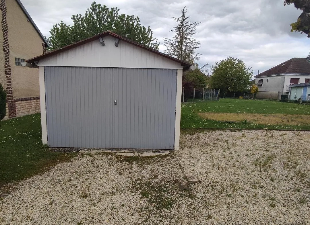 Maison à Saint-André-les-Vergers de 85 m² avec grand jardin et garage 