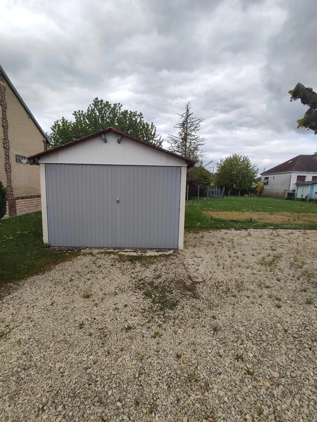Maison à Saint-André-les-Vergers de 85 m² avec grand jardin et garage 