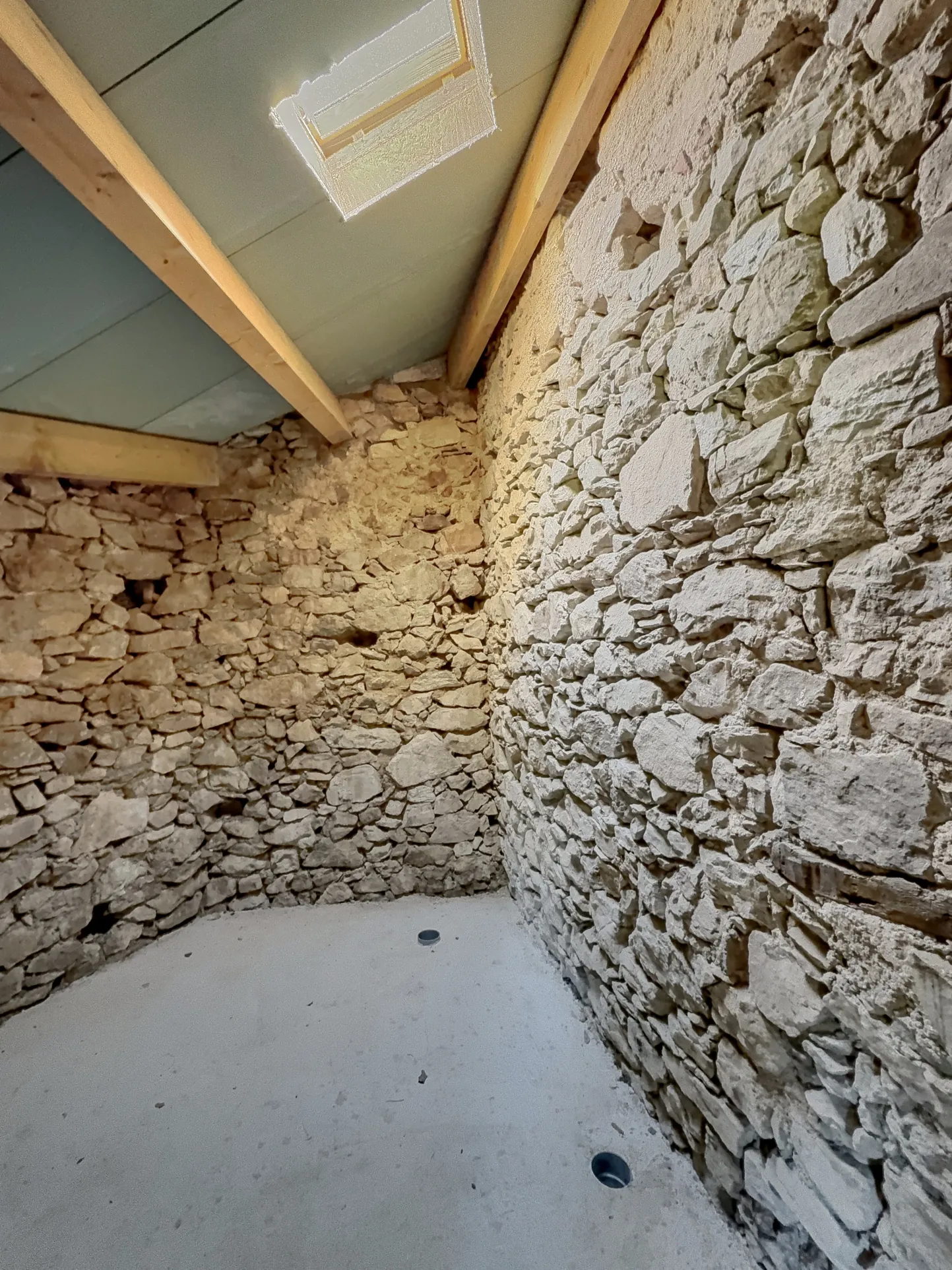 Maison de village à rénover avec jardin non attenant à Reynès - Environnement paisible 