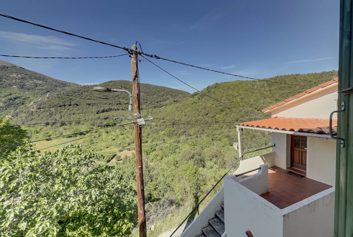 Maison de village à rénover avec jardin non attenant à Reynès - Environnement paisible 