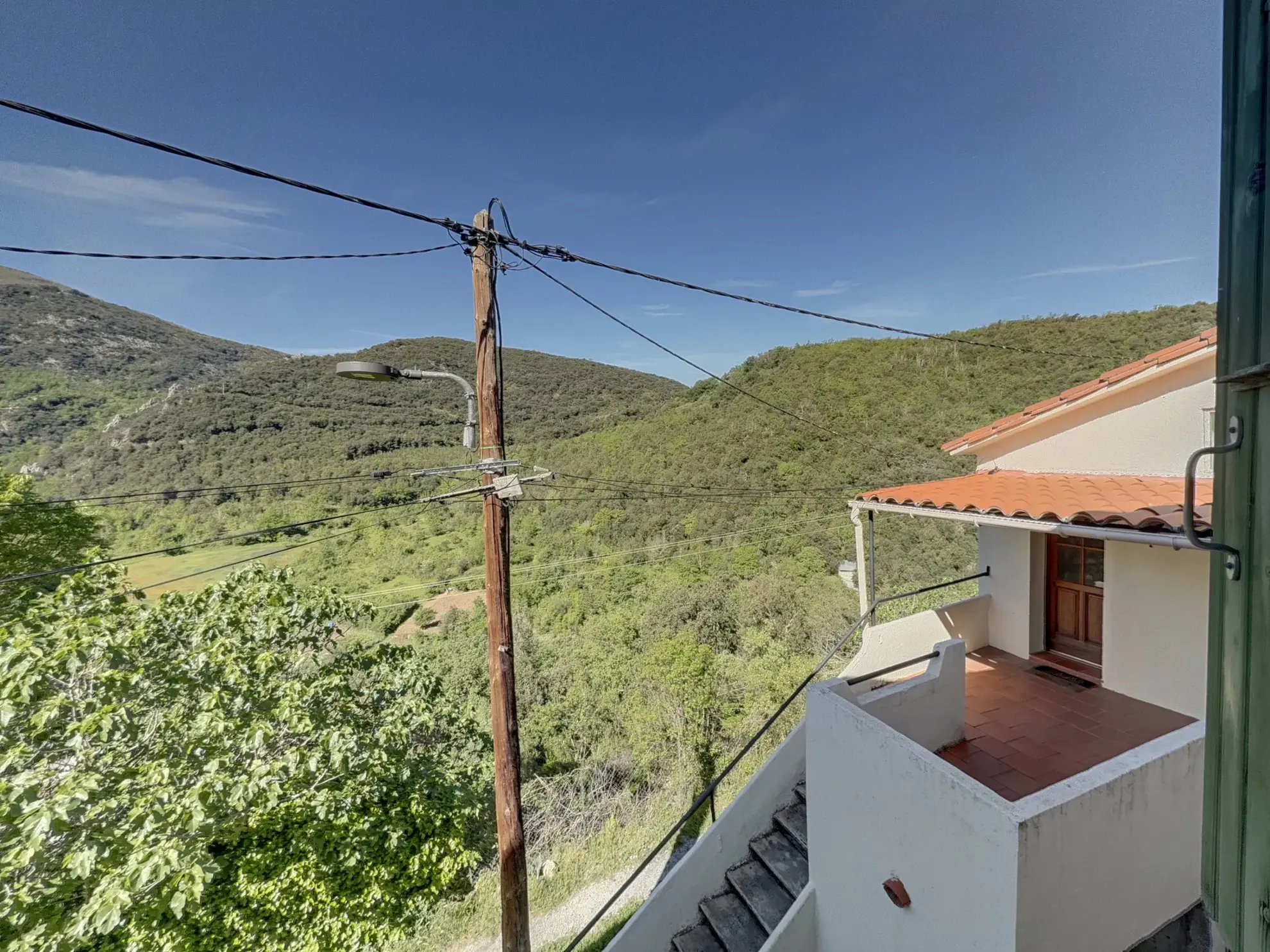 Maison de village à rénover avec jardin non attenant à Reynès - Environnement paisible 
