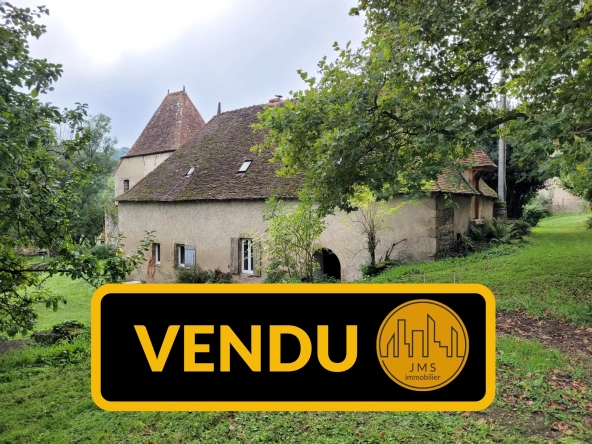 Propriété authentique à rénover avec longère et tour à Chatillon, 138 000 €