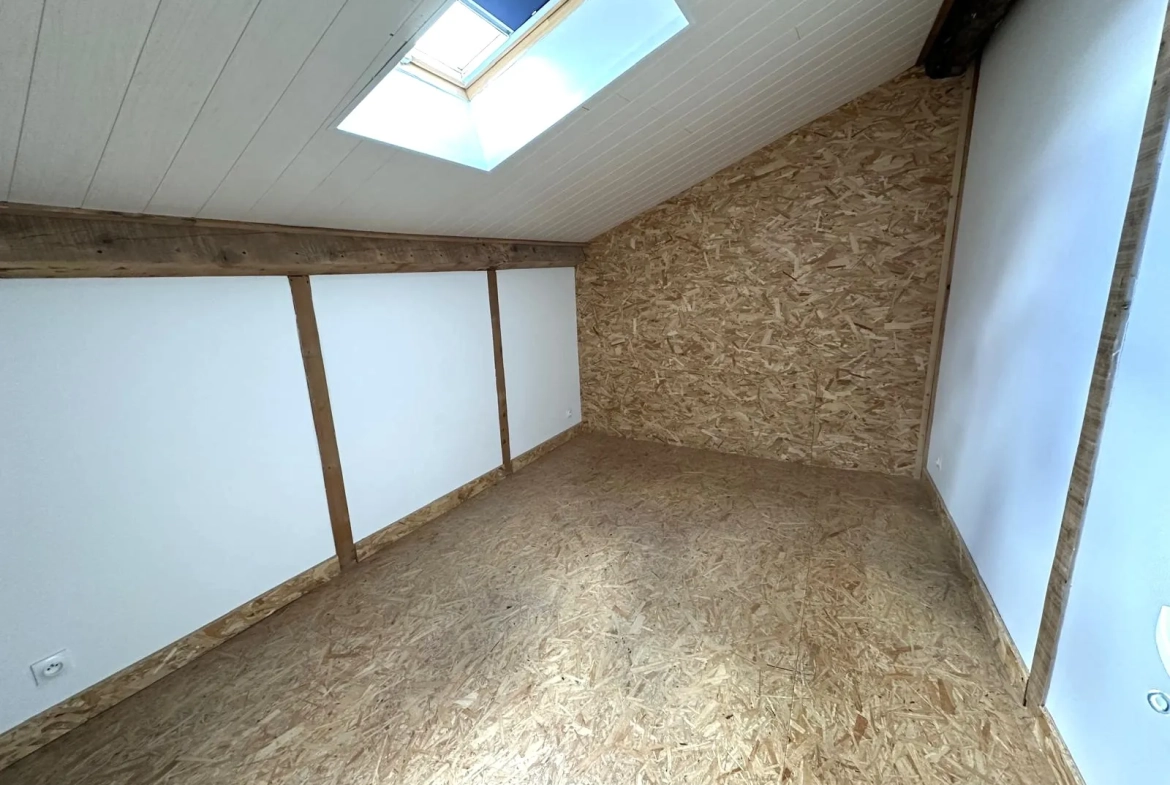 Appartement duplex F3 de 74,09 m² à Unieux, secteur calme et résidentiel, idéal premier achat ou investissement 
