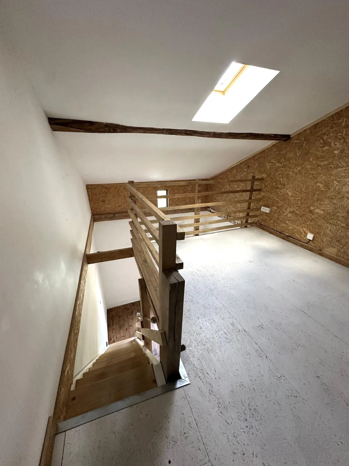 Appartement duplex F3 de 74,09 m² à Unieux, secteur calme et résidentiel, idéal premier achat ou investissement 